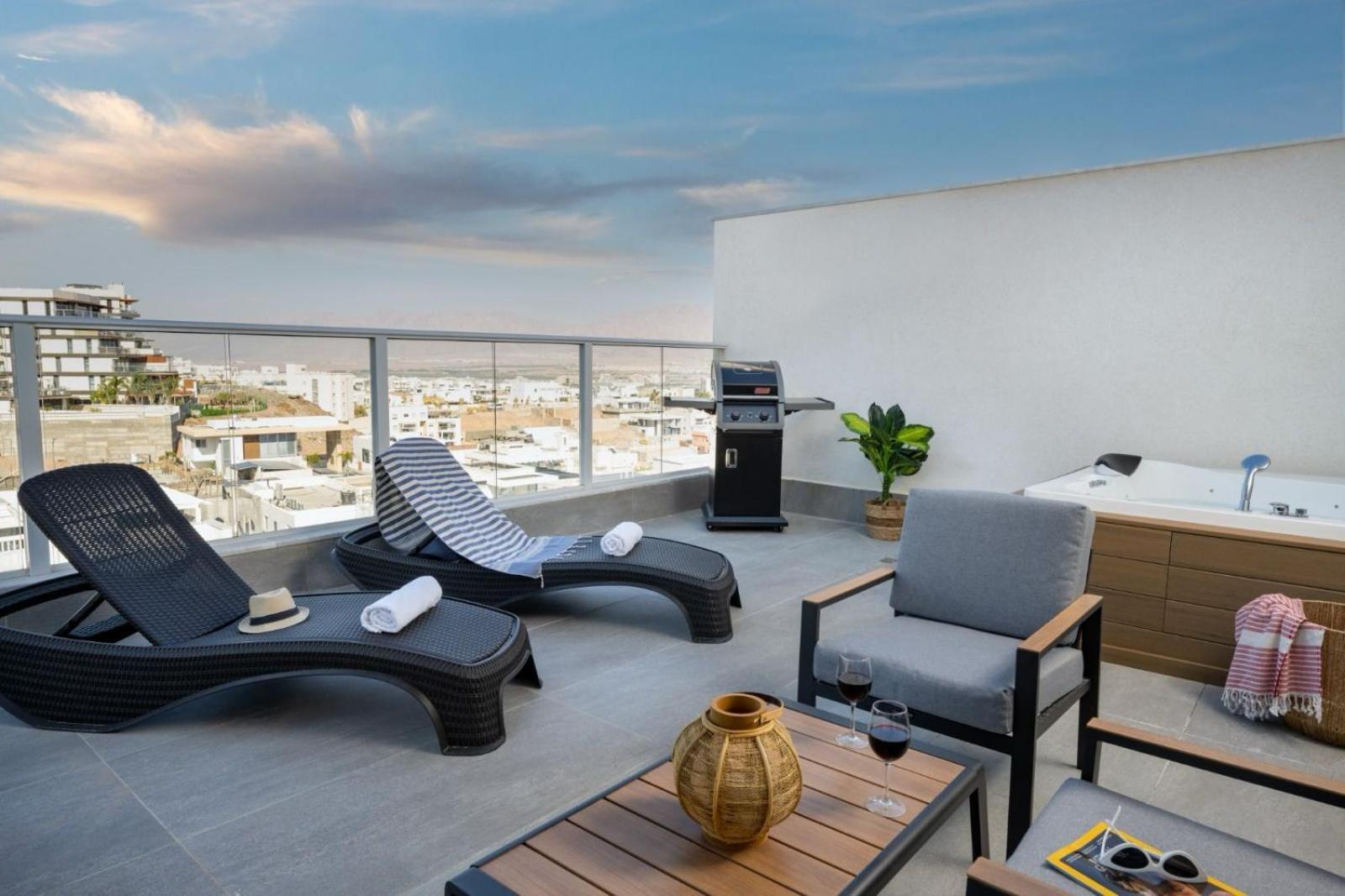 Mountain And Sea View - Penthouse With Private Pool Apartment Eilat Bagian luar foto