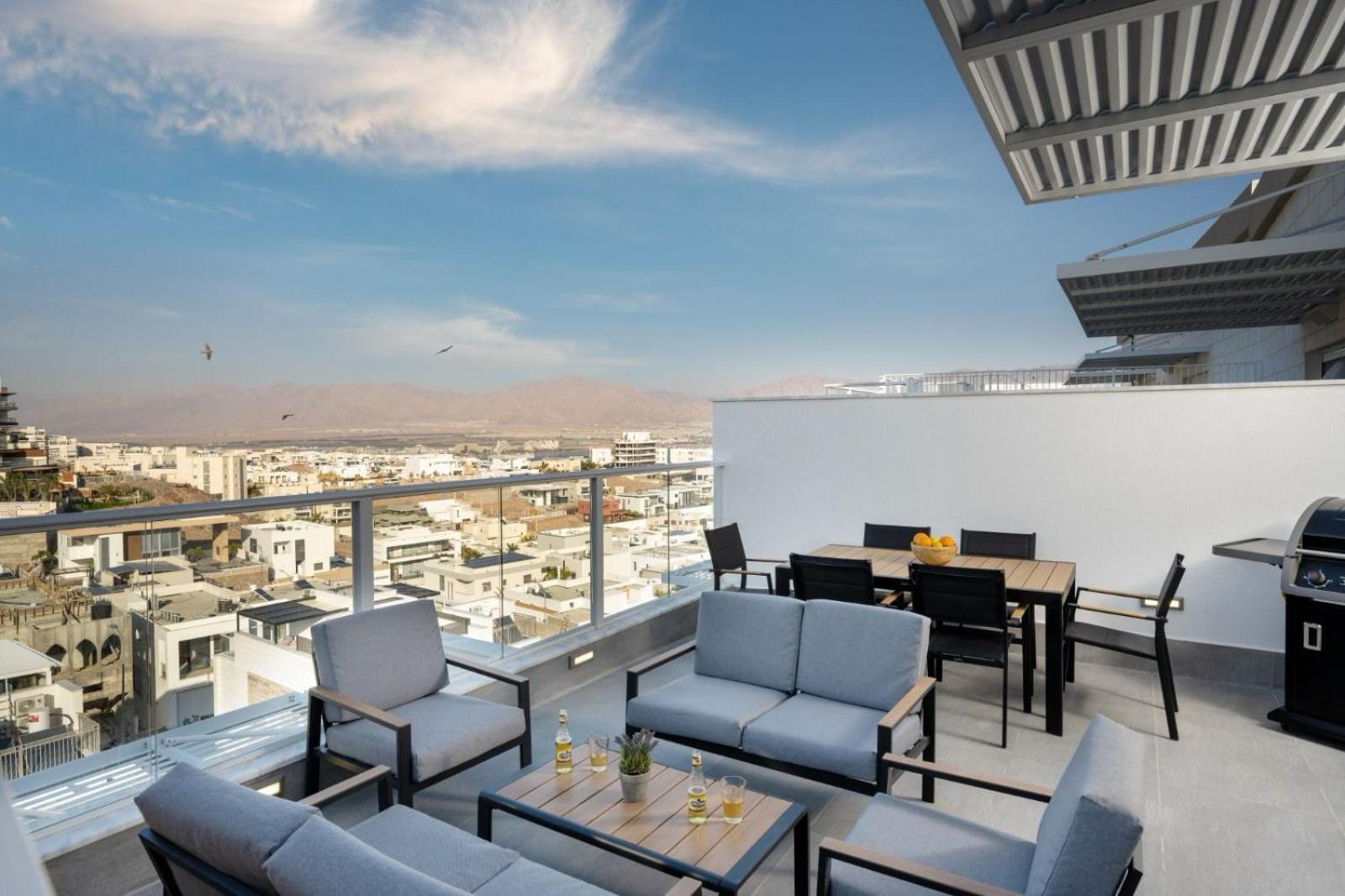 Mountain And Sea View - Penthouse With Private Pool Apartment Eilat Bagian luar foto