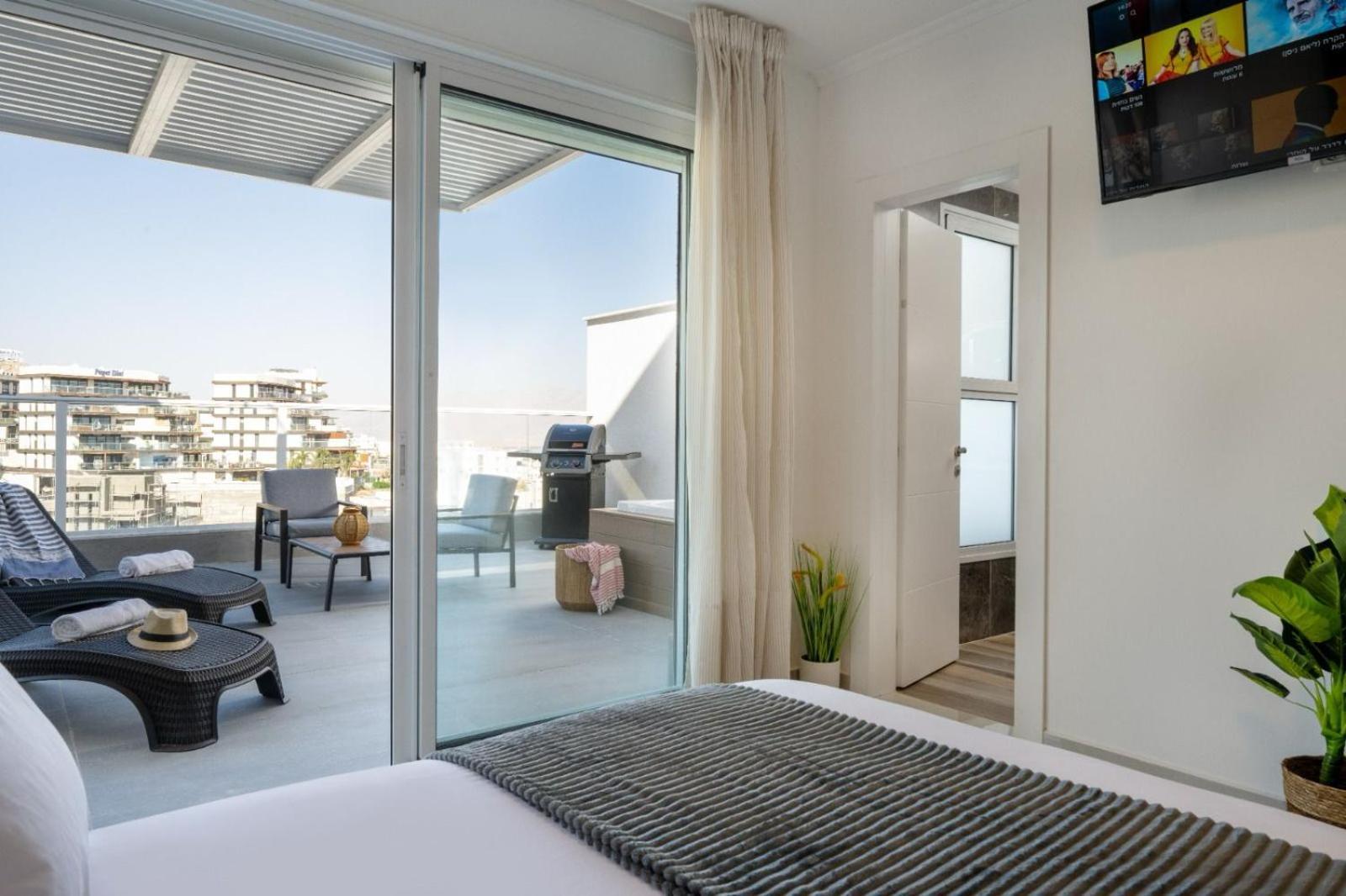 Mountain And Sea View - Penthouse With Private Pool Apartment Eilat Bagian luar foto